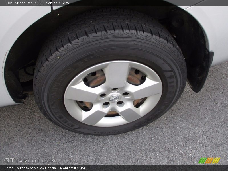 Silver Ice / Gray 2009 Nissan Rogue S