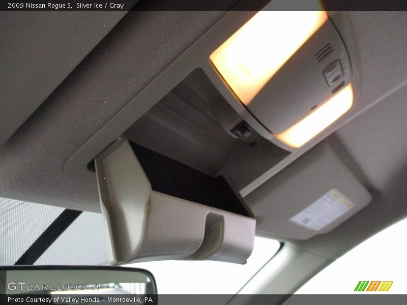 Silver Ice / Gray 2009 Nissan Rogue S