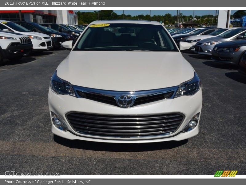 Blizzard White Pearl / Almond 2013 Toyota Avalon XLE