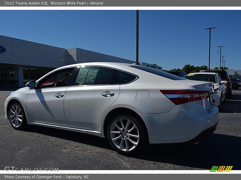 Blizzard White Pearl / Almond 2013 Toyota Avalon XLE