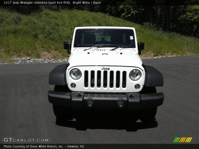 Bright White / Black 2017 Jeep Wrangler Unlimited Sport 4x4 RHD