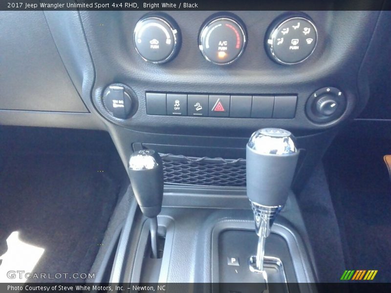 Bright White / Black 2017 Jeep Wrangler Unlimited Sport 4x4 RHD