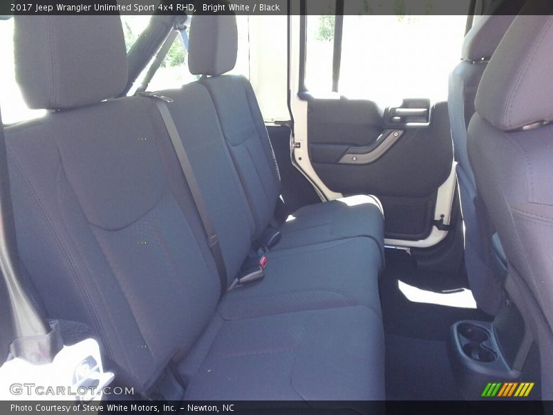 Bright White / Black 2017 Jeep Wrangler Unlimited Sport 4x4 RHD