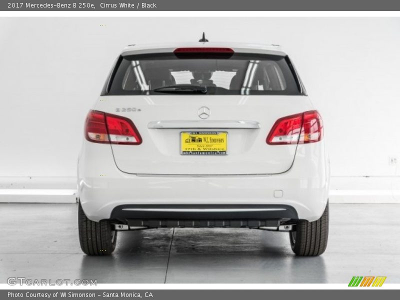 Cirrus White / Black 2017 Mercedes-Benz B 250e