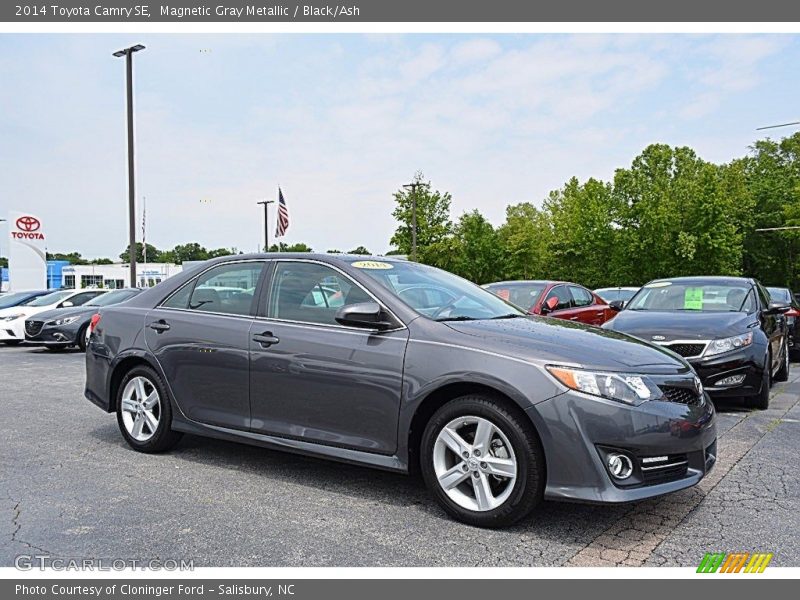 Magnetic Gray Metallic / Black/Ash 2014 Toyota Camry SE