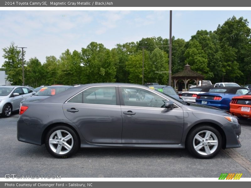 Magnetic Gray Metallic / Black/Ash 2014 Toyota Camry SE