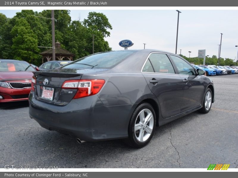 Magnetic Gray Metallic / Black/Ash 2014 Toyota Camry SE