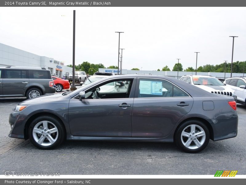 Magnetic Gray Metallic / Black/Ash 2014 Toyota Camry SE