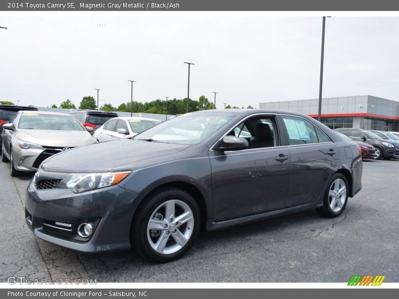 Magnetic Gray Metallic / Black/Ash 2014 Toyota Camry SE