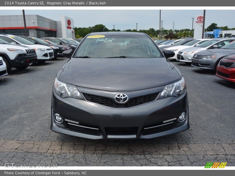 Magnetic Gray Metallic / Black/Ash 2014 Toyota Camry SE
