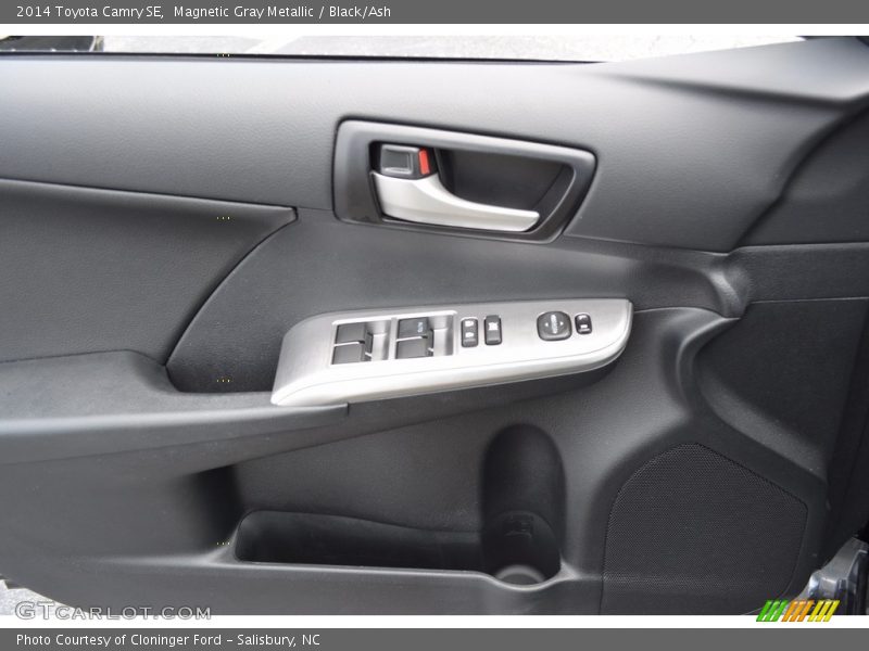 Magnetic Gray Metallic / Black/Ash 2014 Toyota Camry SE