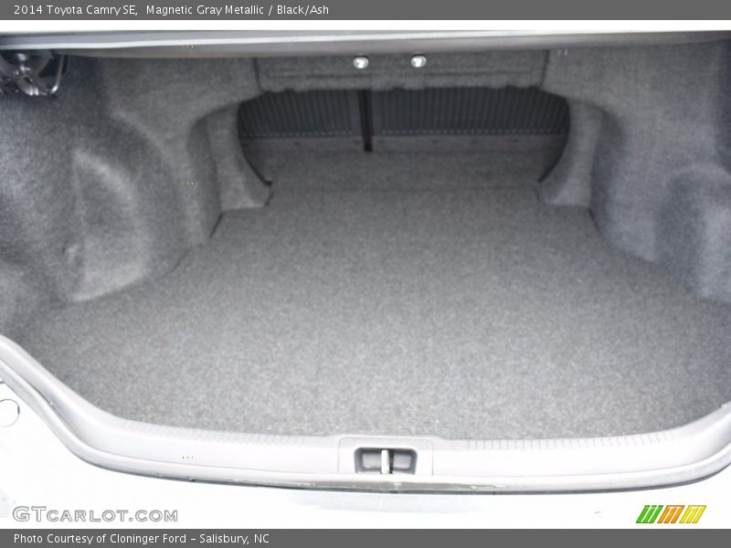 Magnetic Gray Metallic / Black/Ash 2014 Toyota Camry SE