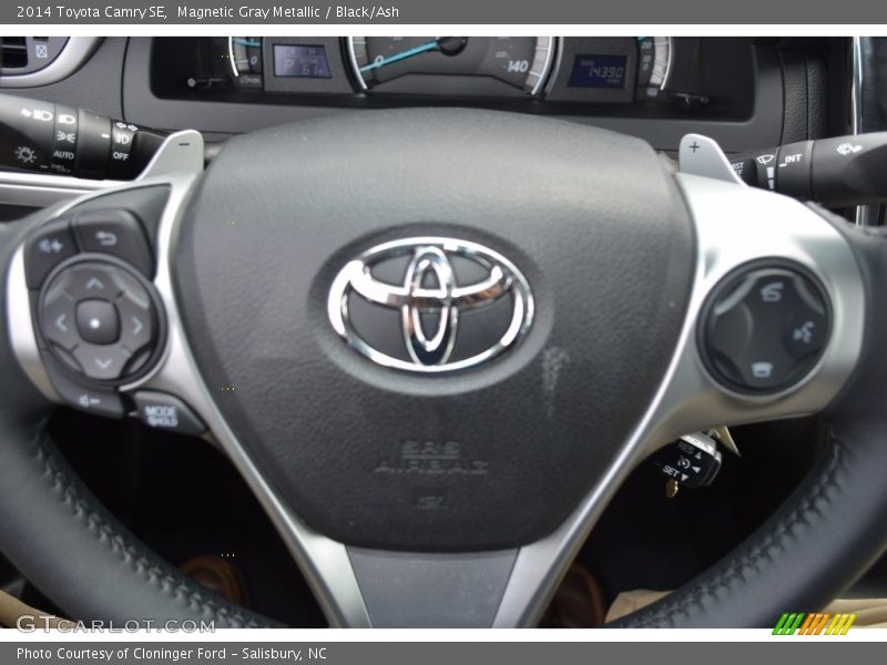 Magnetic Gray Metallic / Black/Ash 2014 Toyota Camry SE