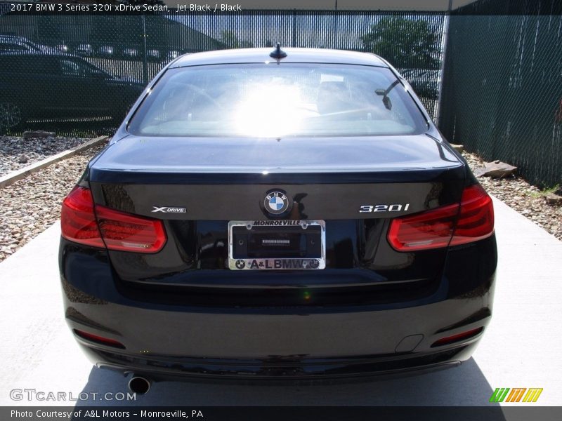 Jet Black / Black 2017 BMW 3 Series 320i xDrive Sedan