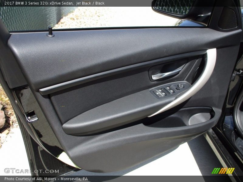 Jet Black / Black 2017 BMW 3 Series 320i xDrive Sedan
