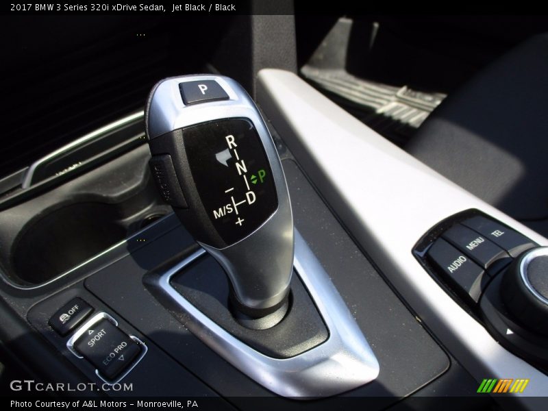 Jet Black / Black 2017 BMW 3 Series 320i xDrive Sedan