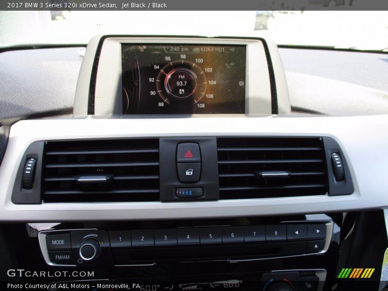 Jet Black / Black 2017 BMW 3 Series 320i xDrive Sedan