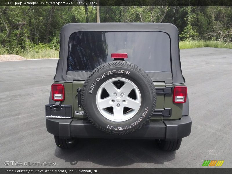 Tank / Black 2016 Jeep Wrangler Unlimited Sport 4x4