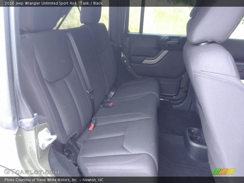Tank / Black 2016 Jeep Wrangler Unlimited Sport 4x4