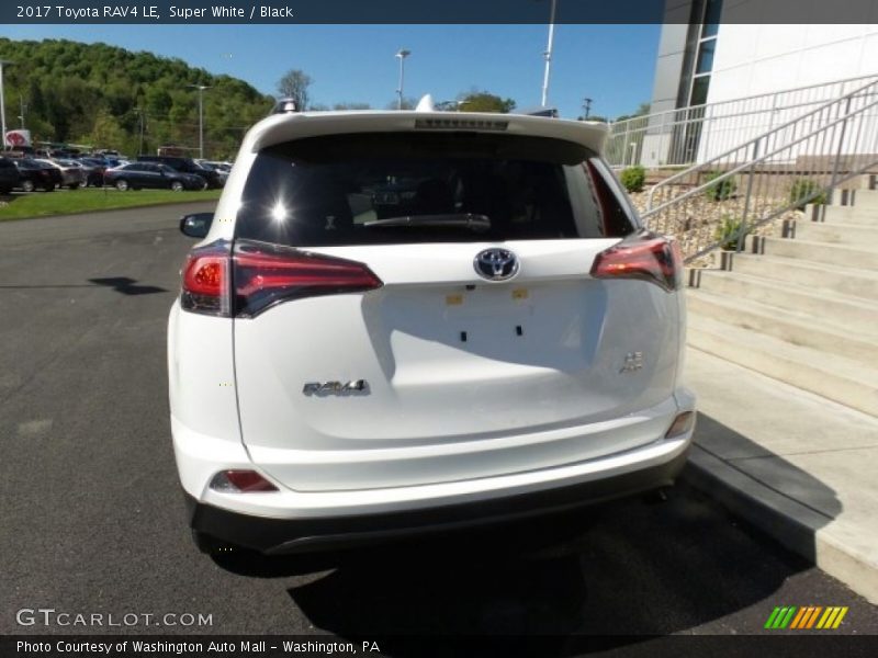Super White / Black 2017 Toyota RAV4 LE