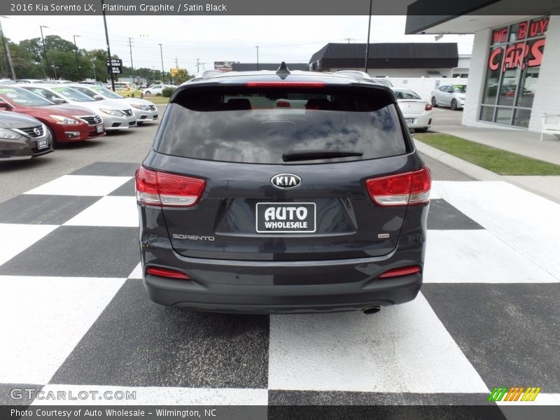 Platinum Graphite / Satin Black 2016 Kia Sorento LX
