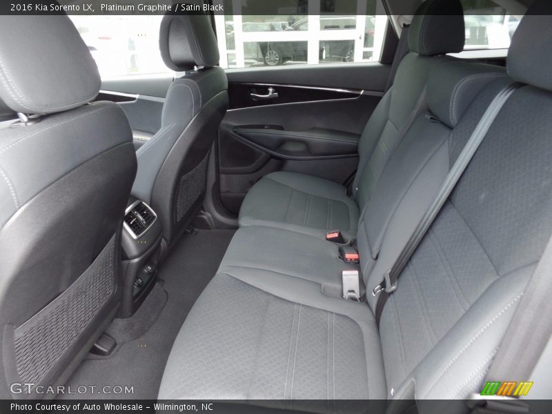 Platinum Graphite / Satin Black 2016 Kia Sorento LX
