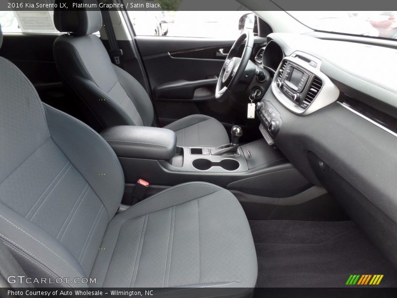 Platinum Graphite / Satin Black 2016 Kia Sorento LX