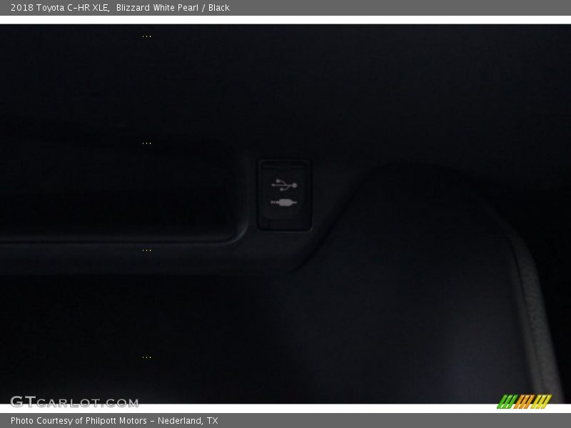 Blizzard White Pearl / Black 2018 Toyota C-HR XLE