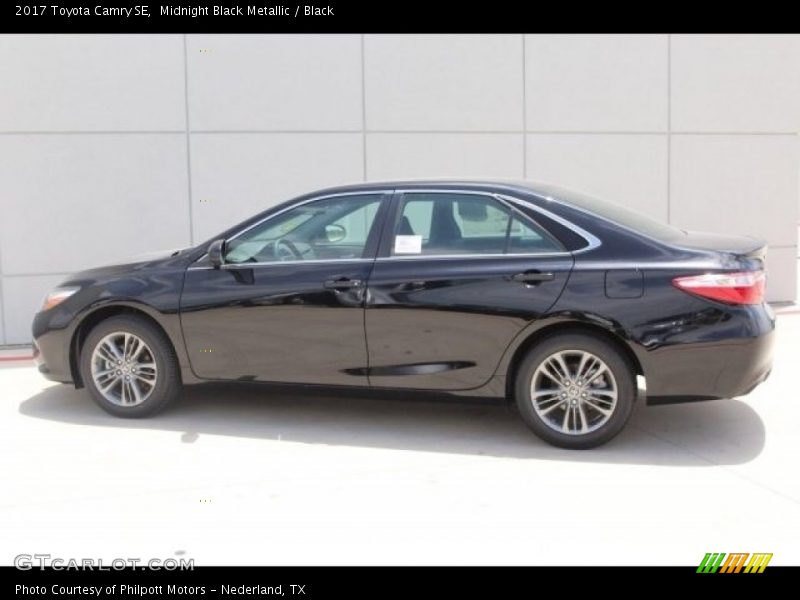 Midnight Black Metallic / Black 2017 Toyota Camry SE