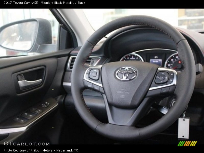 Midnight Black Metallic / Black 2017 Toyota Camry SE