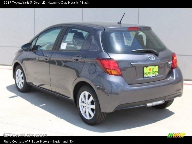 Magnetic Gray Metallic / Black 2017 Toyota Yaris 5-Door LE