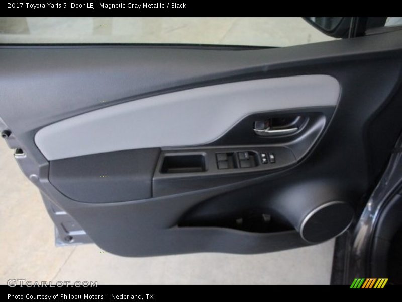 Magnetic Gray Metallic / Black 2017 Toyota Yaris 5-Door LE
