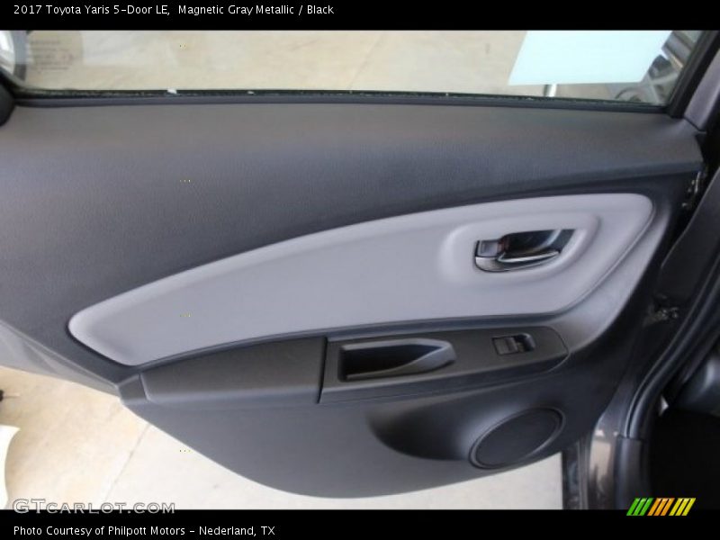 Magnetic Gray Metallic / Black 2017 Toyota Yaris 5-Door LE