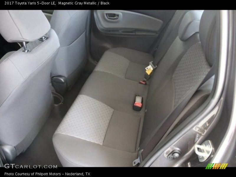Magnetic Gray Metallic / Black 2017 Toyota Yaris 5-Door LE