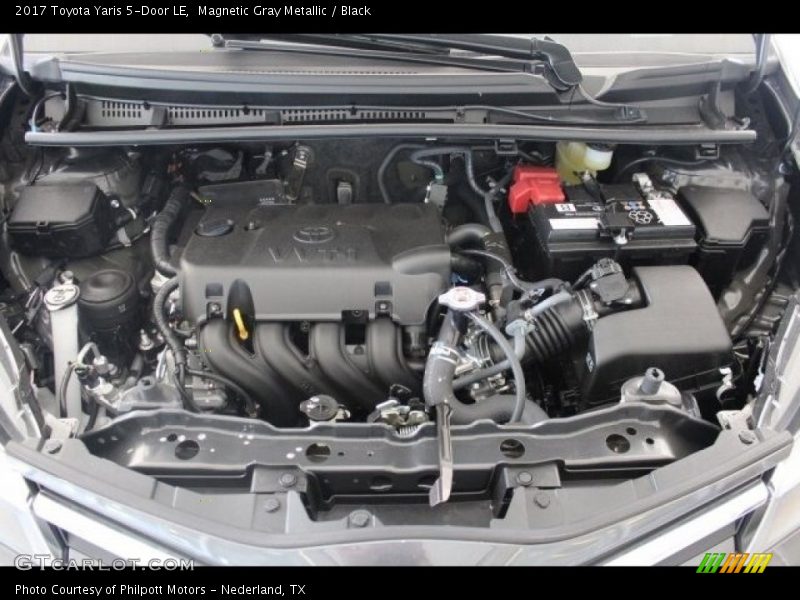 Magnetic Gray Metallic / Black 2017 Toyota Yaris 5-Door LE
