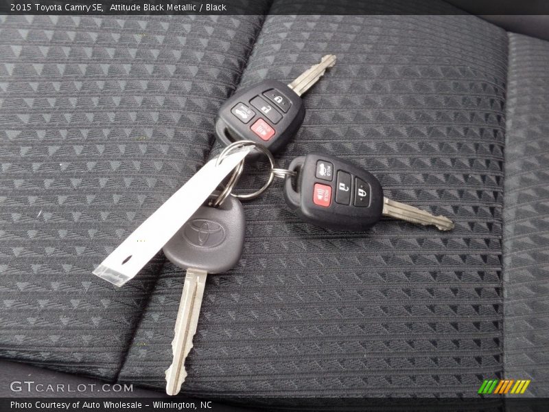 Attitude Black Metallic / Black 2015 Toyota Camry SE
