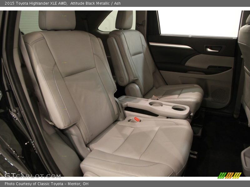 Attitude Black Metallic / Ash 2015 Toyota Highlander XLE AWD