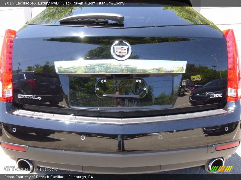 Black Raven / Light Titanium/Ebony 2016 Cadillac SRX Luxury AWD