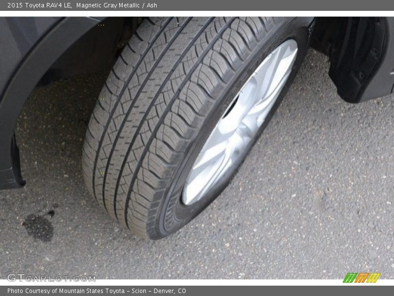 Magnetic Gray Metallic / Ash 2015 Toyota RAV4 LE