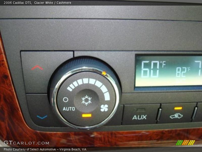 Glacier White / Cashmere 2006 Cadillac DTS