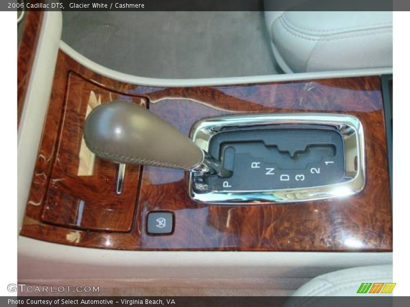 Glacier White / Cashmere 2006 Cadillac DTS