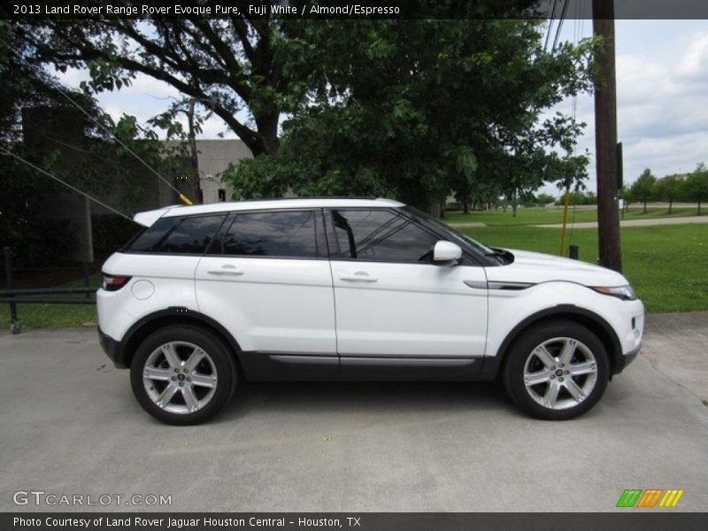 Fuji White / Almond/Espresso 2013 Land Rover Range Rover Evoque Pure