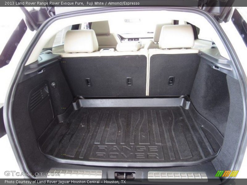 Fuji White / Almond/Espresso 2013 Land Rover Range Rover Evoque Pure