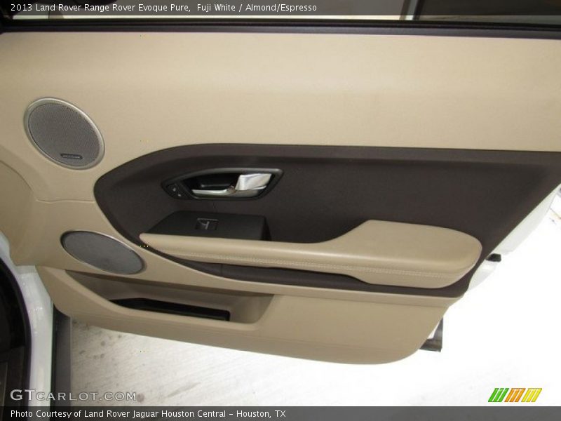Fuji White / Almond/Espresso 2013 Land Rover Range Rover Evoque Pure
