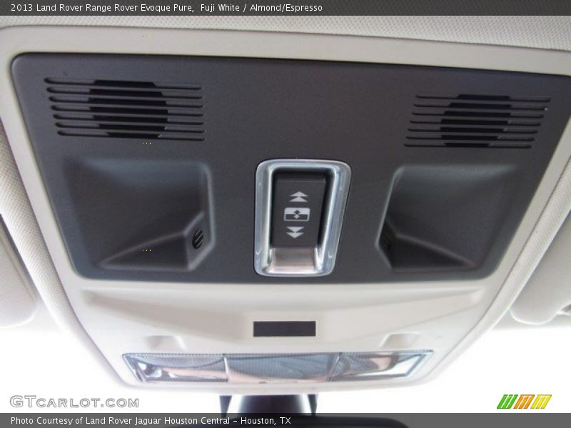 Fuji White / Almond/Espresso 2013 Land Rover Range Rover Evoque Pure