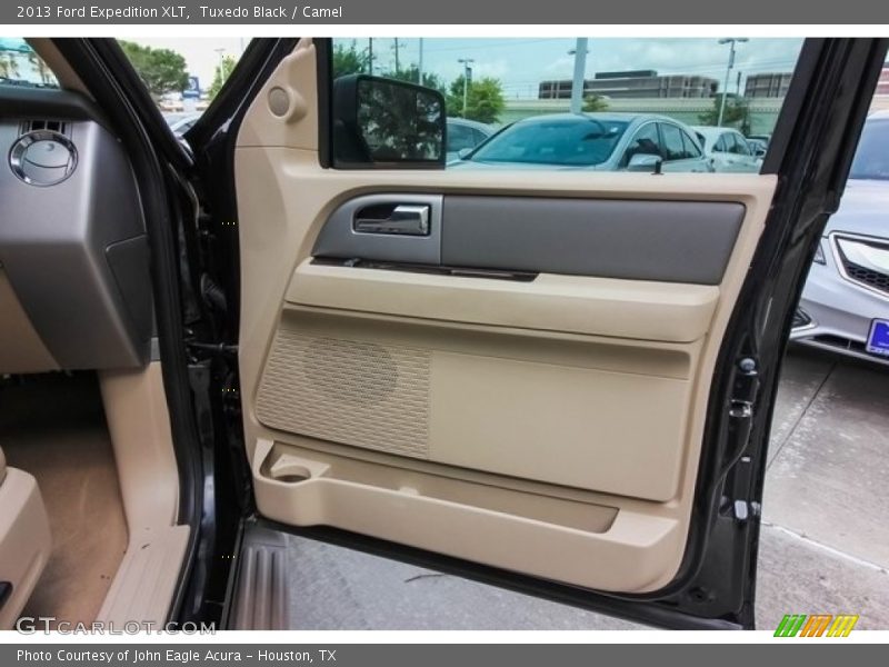 Tuxedo Black / Camel 2013 Ford Expedition XLT