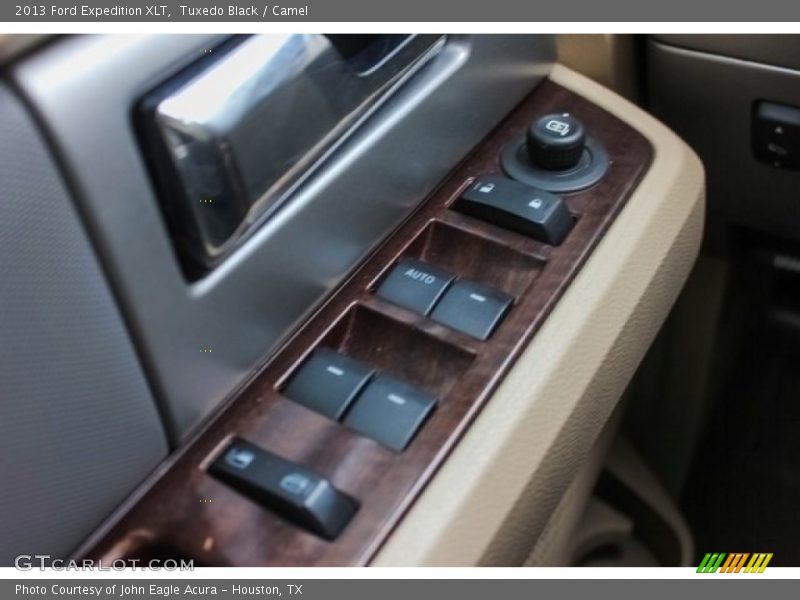 Tuxedo Black / Camel 2013 Ford Expedition XLT