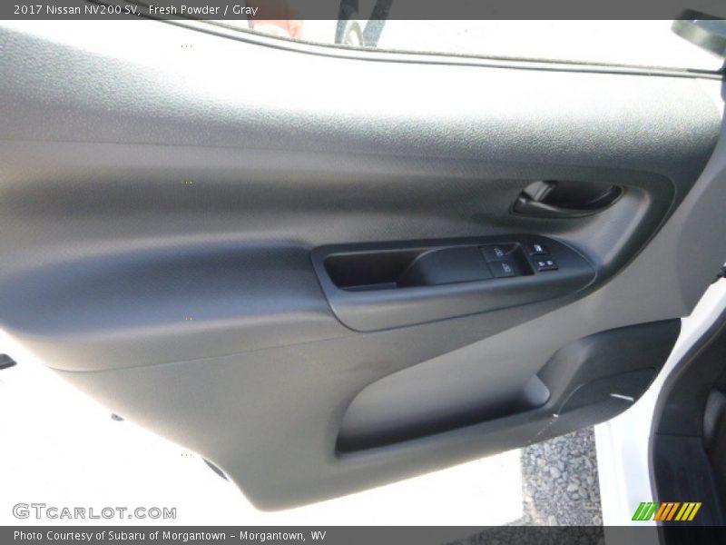 Fresh Powder / Gray 2017 Nissan NV200 SV