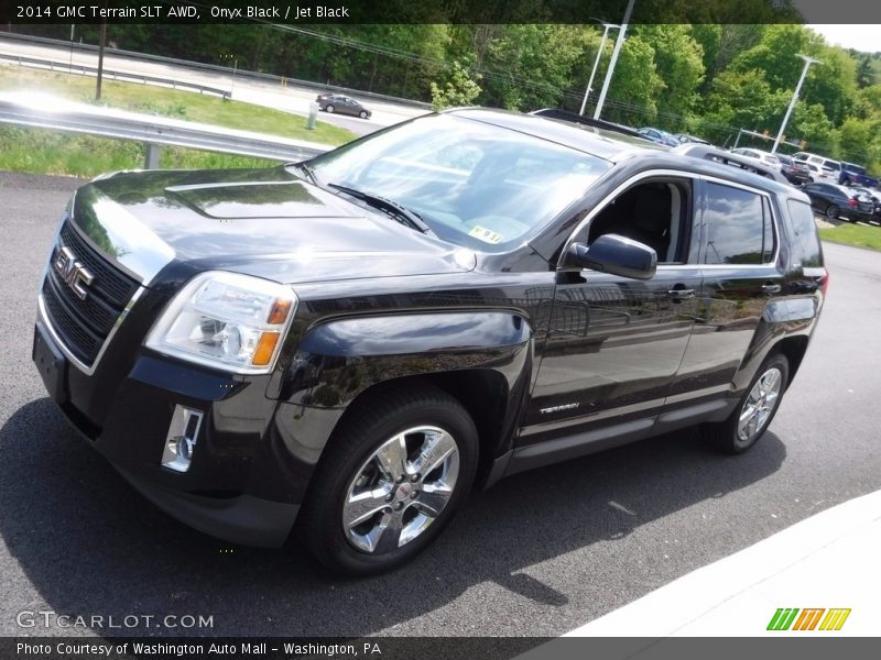 Front 3/4 View of 2014 Terrain SLT AWD