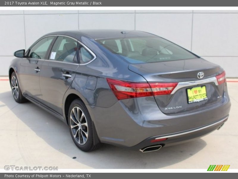 Magnetic Gray Metallic / Black 2017 Toyota Avalon XLE